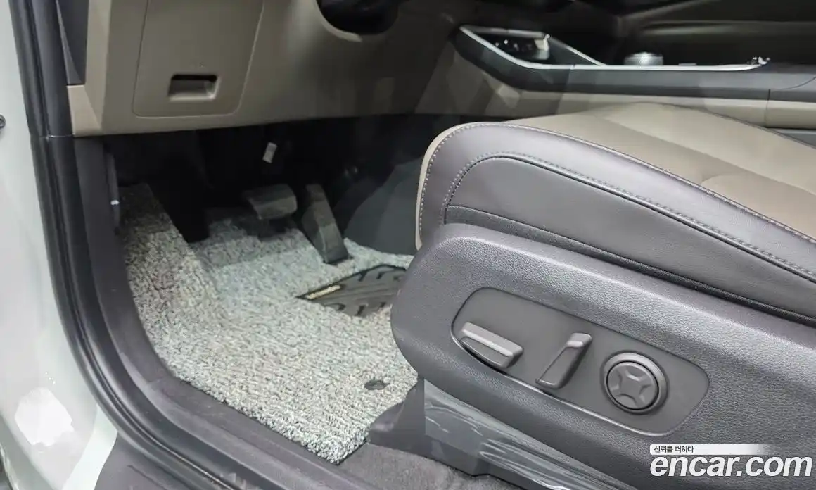 Kia Canival 2024 1.6 Автомат в Москве № 1128410, фото 17