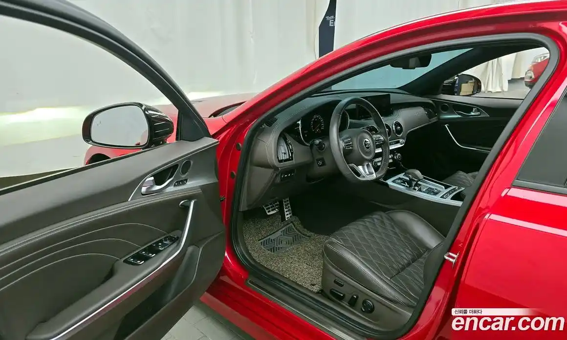 Kia Stinger 2021 3.3 Автомат в Москве № 1128845, фото 10