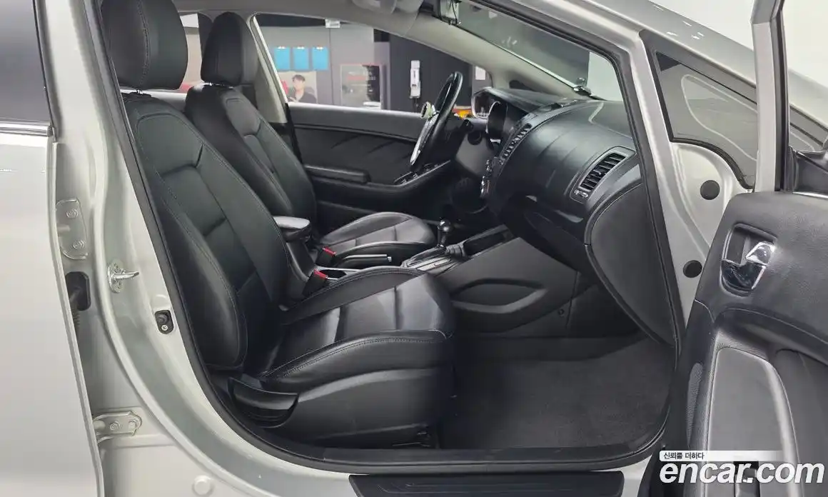 Kia K3 2013 1.6 Автомат в Москве № 1128894, фото 11