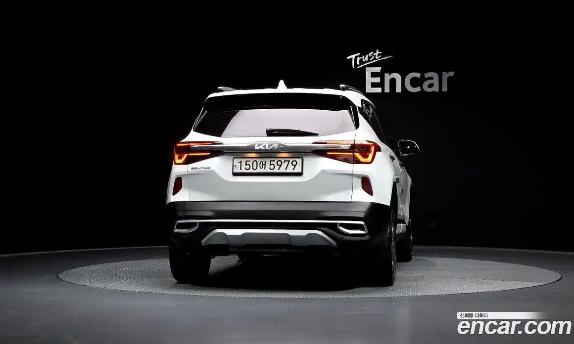 Kia Seltos 2022 1.6 Автомат в Москве № 1129003, фото 4