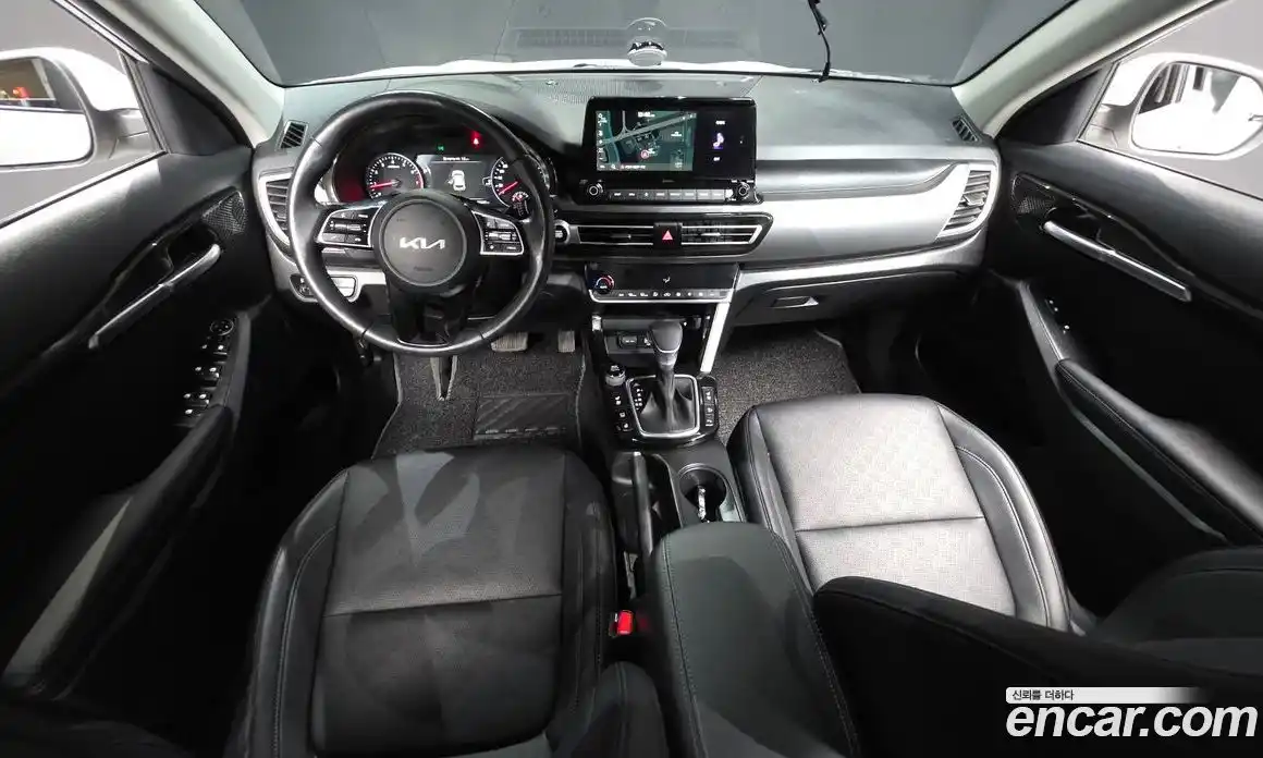 Kia Seltos 2022 1.6 Автомат в Москве № 1129003, фото 7