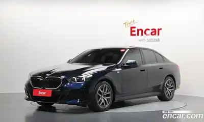 BMW 5-Series, 2025