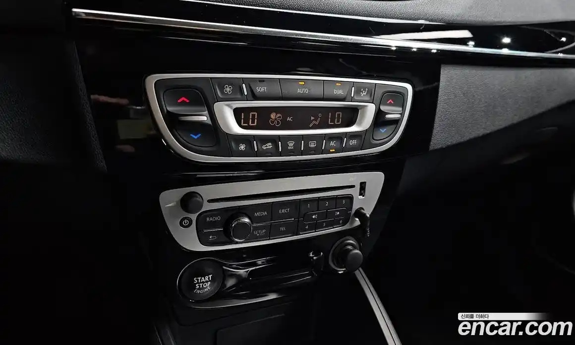 Renault SM3 2016 1.6 гидро в Москве № 1130916, фото 19