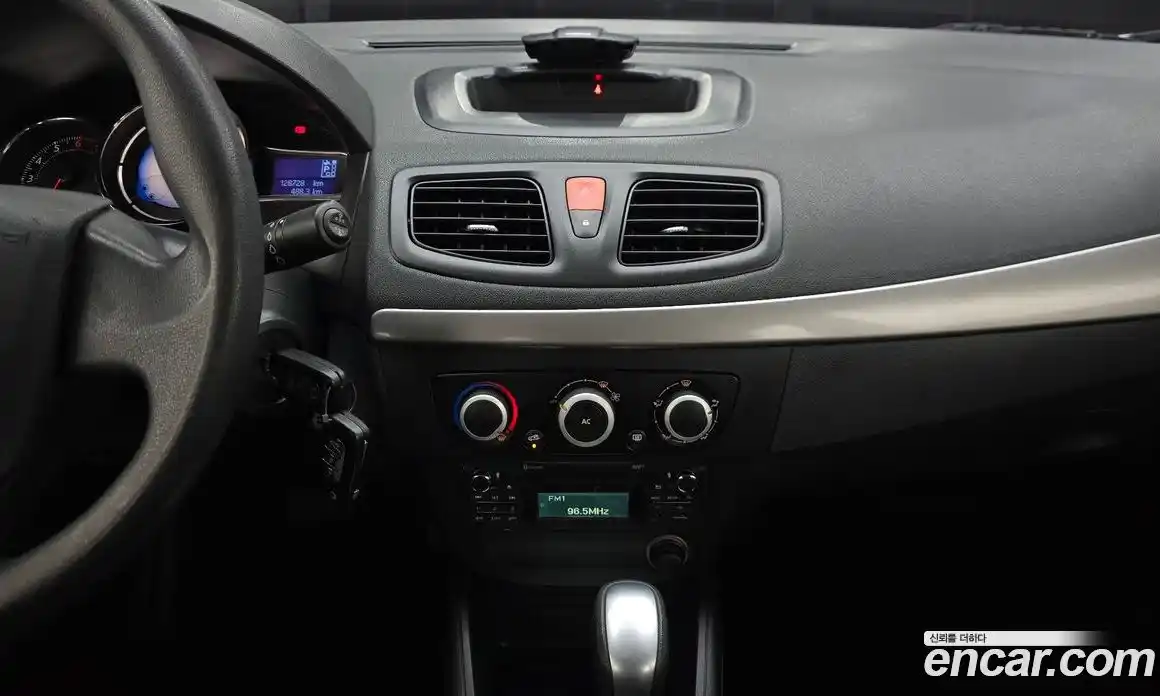 Renault SM3 2014 1.6 гидро в Москве № 1131287, фото 15