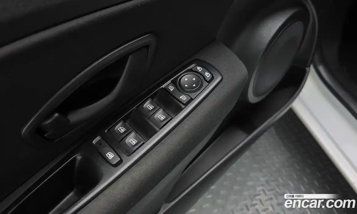 Renault SM3 2014 1.6 гидро в Москве № 1131287, фото 17