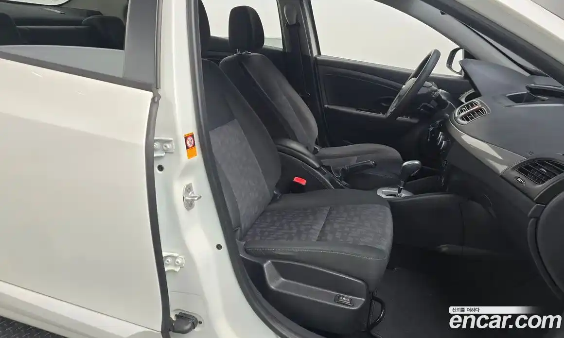 Renault SM3 2014 1.6 гидро в Москве № 1131287, фото 10
