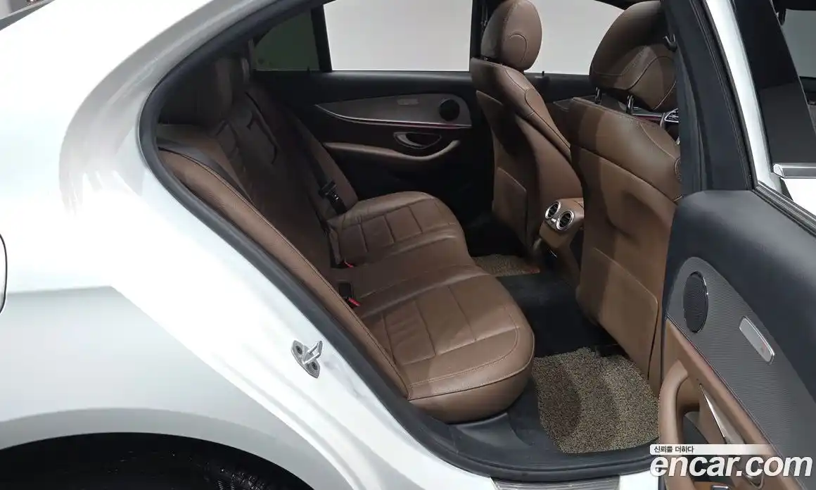 Mercedes-Benz E-Class 2018 2.0 гидро в Москве № 1131915, фото 12