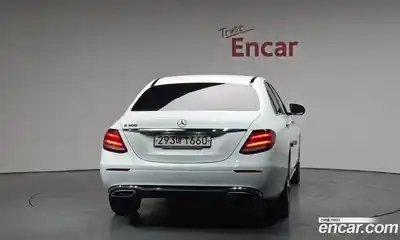 Mercedes-Benz E-Class 2018 2.0 гидро в Москве № 1131915, миниатюра 4