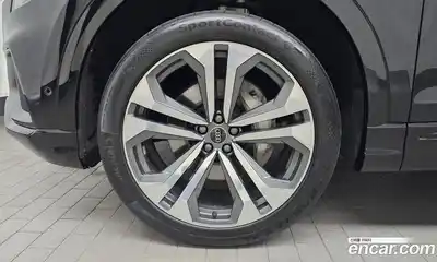 Audi Q8 2023 3.0 гидро в Москве № 1132117, миниатюра 5