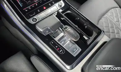 Audi Q8 2023 3.0 гидро в Москве № 1132117, миниатюра 9