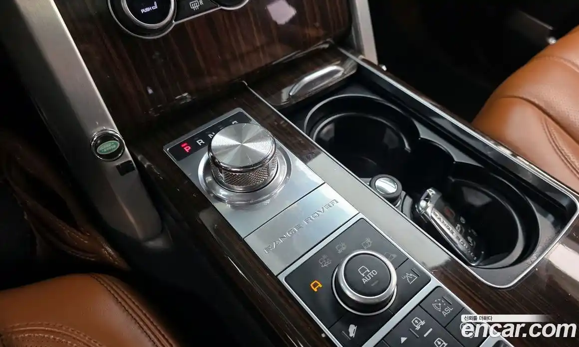 Land Rover Range-Rover 2016 4.4 гидро в Москве № 1137650, фото 9