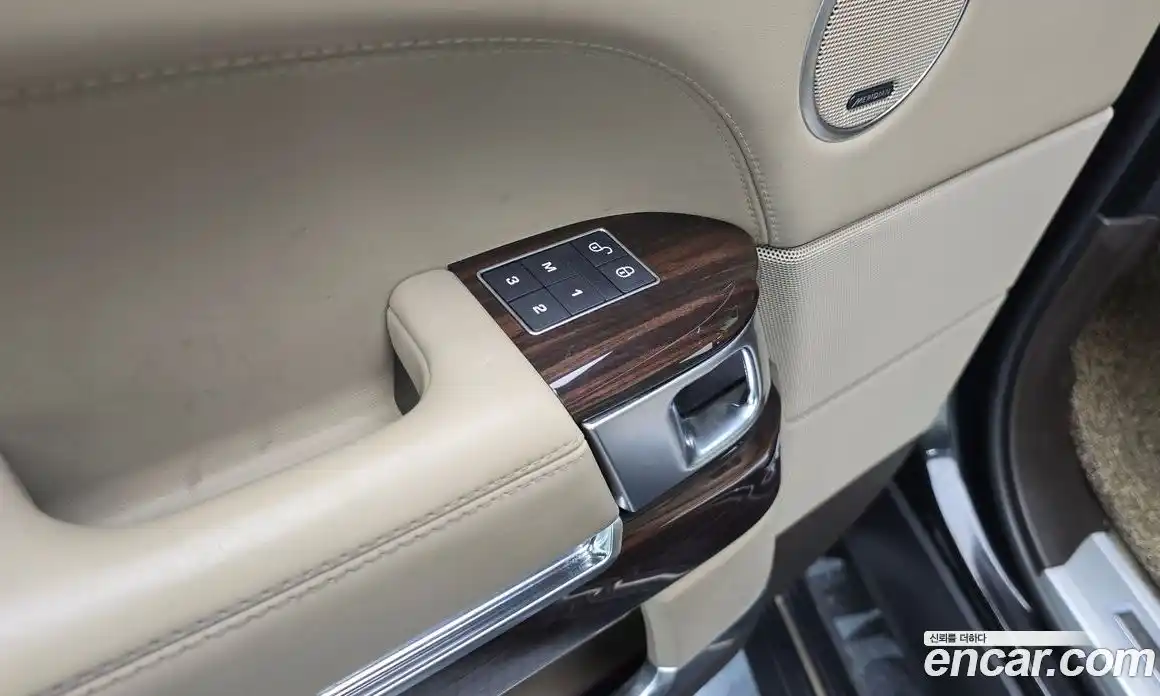 Land Rover Range-Rover 2016 5.0 гидро в Москве № 1137654, фото 14