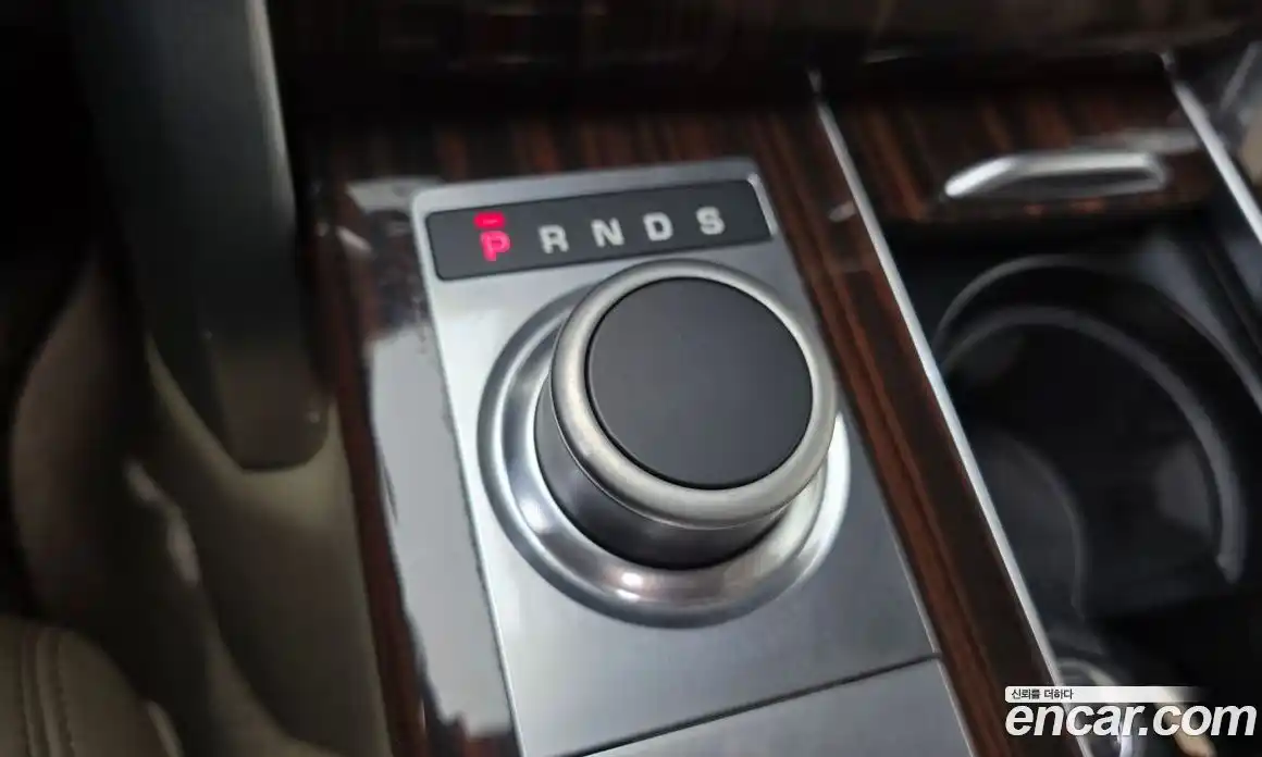 Land Rover Range-Rover 2016 5.0 гидро в Москве № 1137654, фото 9