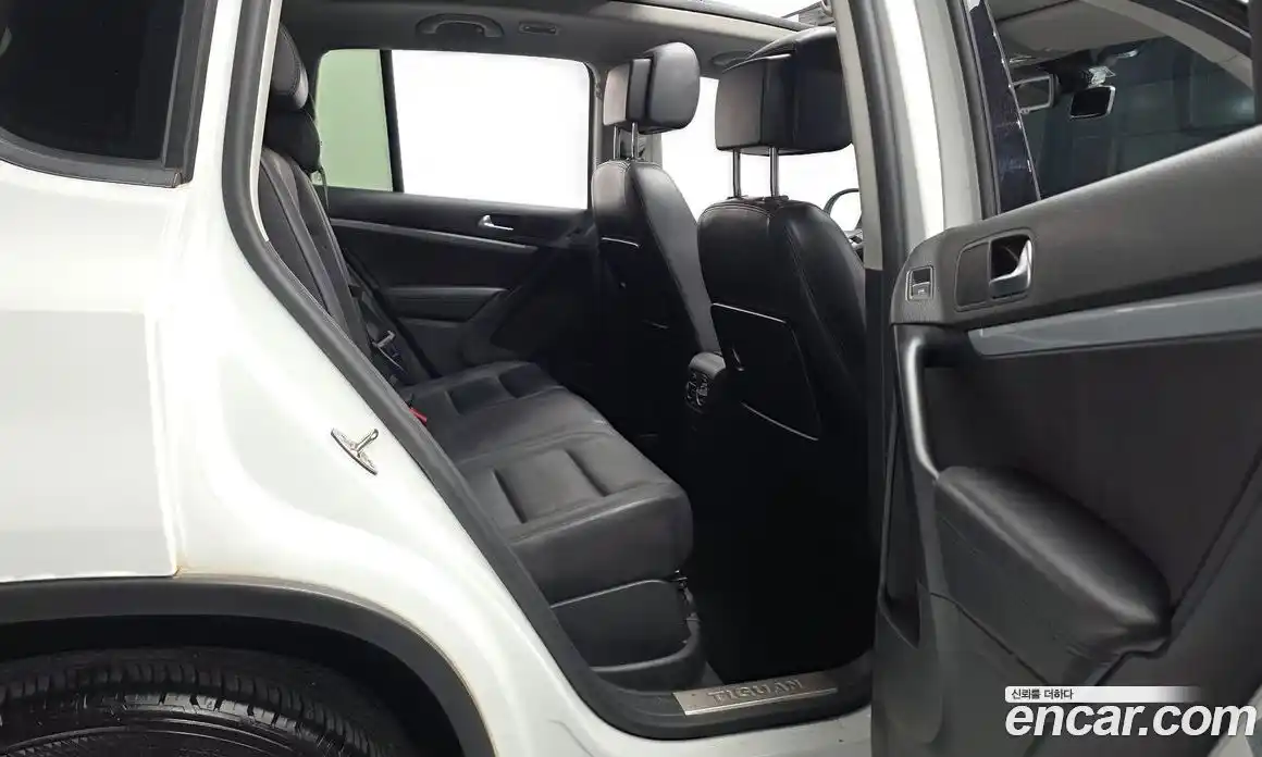 Volkswagen Tiguan 2015 2.0 гидро в Москве № 1139067, фото 12