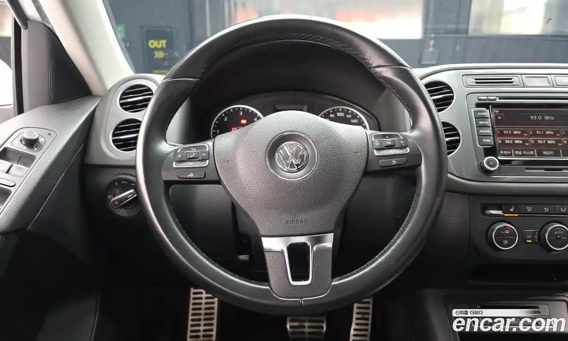 Volkswagen Tiguan 2015 2.0 гидро в Москве № 1139067, фото 13
