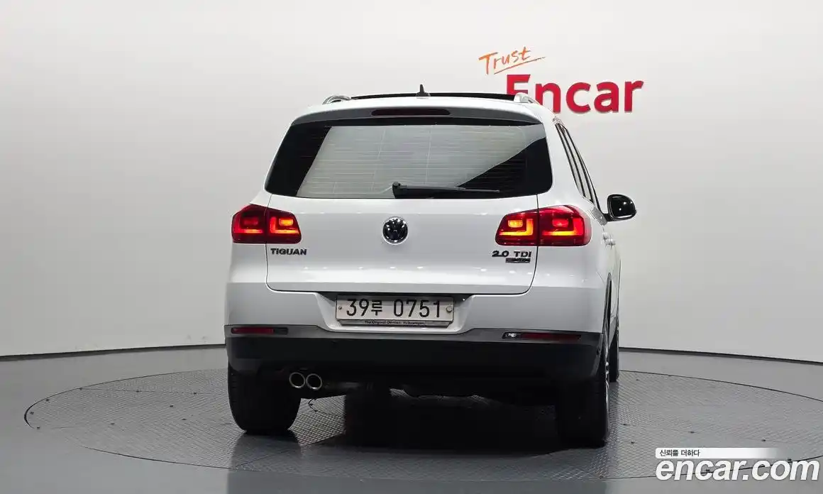 Volkswagen Tiguan 2015 2.0 гидро в Москве № 1139067, фото 4