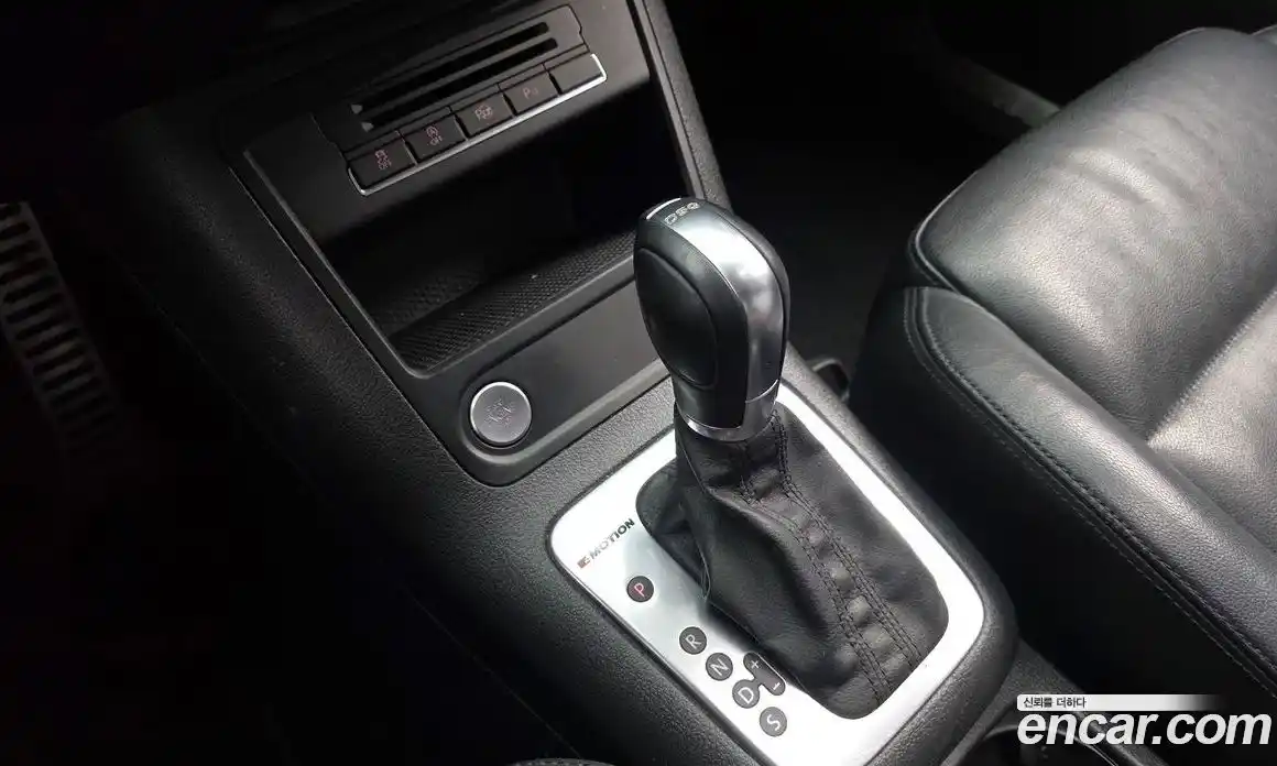 Volkswagen Tiguan 2015 2.0 гидро в Москве № 1139067, фото 9