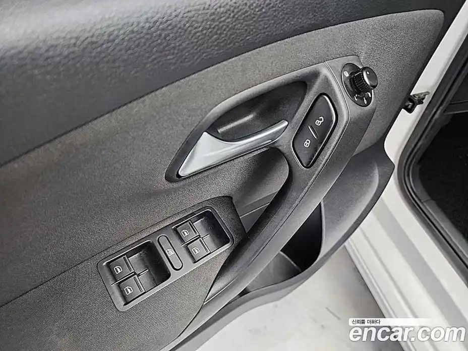 Volkswagen Polo 2014 1.6 гидро в Москве № 1139173, фото 17