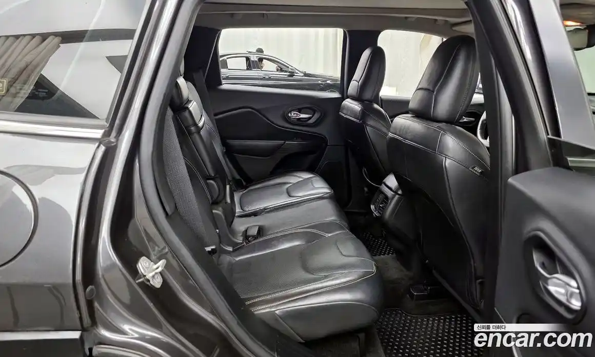 Jeep Cherokee 2014 2.0 гидро в Москве № 1139250, фото 12