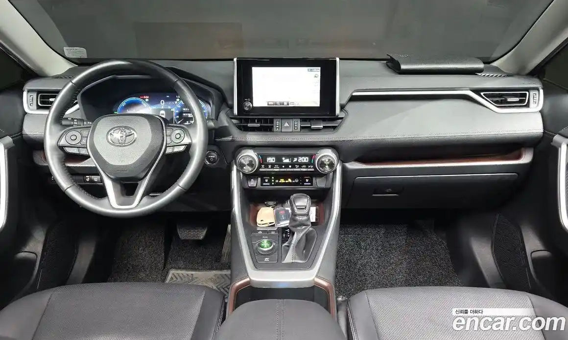 Toyota RAV4 2023 2.5 гидро в Москве № 1139353, фото 7