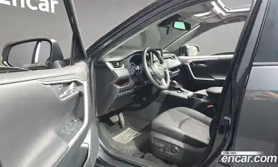 Toyota RAV4 2023 2.5 гидро в Москве № 1139353, миниатюра 10