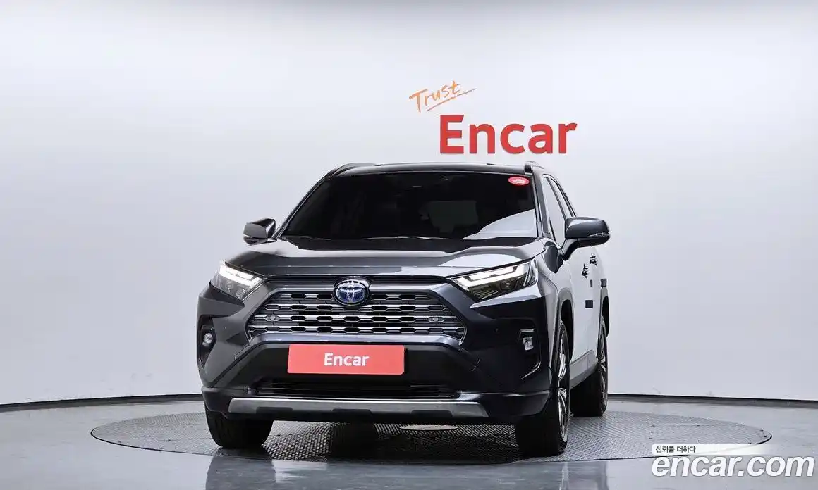 Toyota RAV4 2024 2.5 гидро в Москве № 1139367, фото 3
