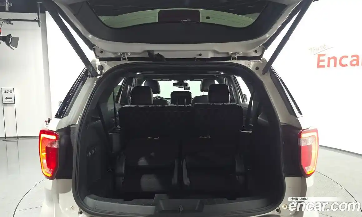Ford Explorer 2017 2.3 гидро в Москве № 1139493, фото 19