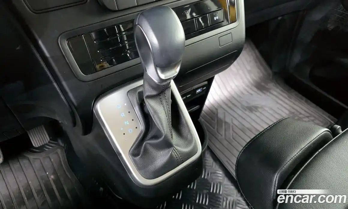 Hyundai Staria 2023 3.5 гидро в Москве № 1142581, фото 9