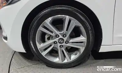 Hyundai Avante 2018 1.6 гидро в Москве № 1142792, миниатюра 5