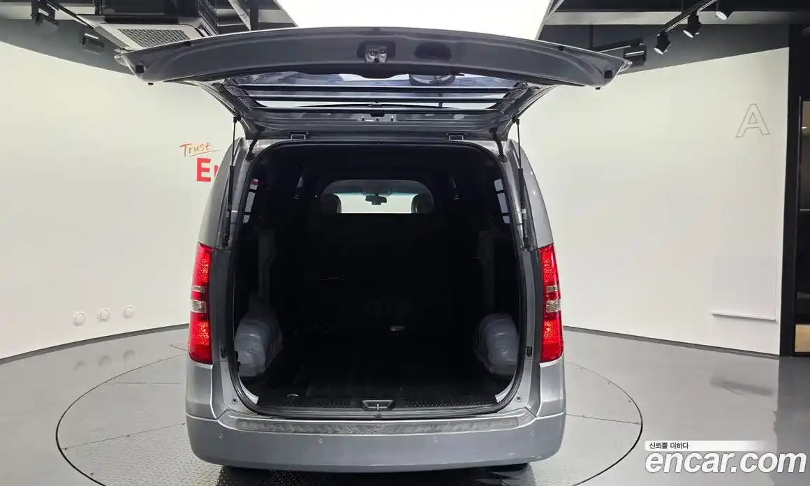 Hyundai Starex 2017 2.5 Автомат в Москве № 1142812, фото 19