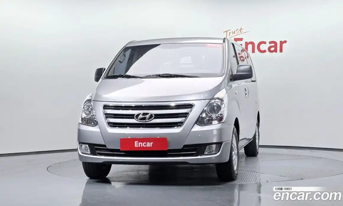 Hyundai Starex 2017 2.5 Автомат в Москве № 1142812, фото 2