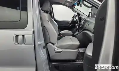 Hyundai Starex 2017 2.5 Автомат в Москве № 1142812, миниатюра 9