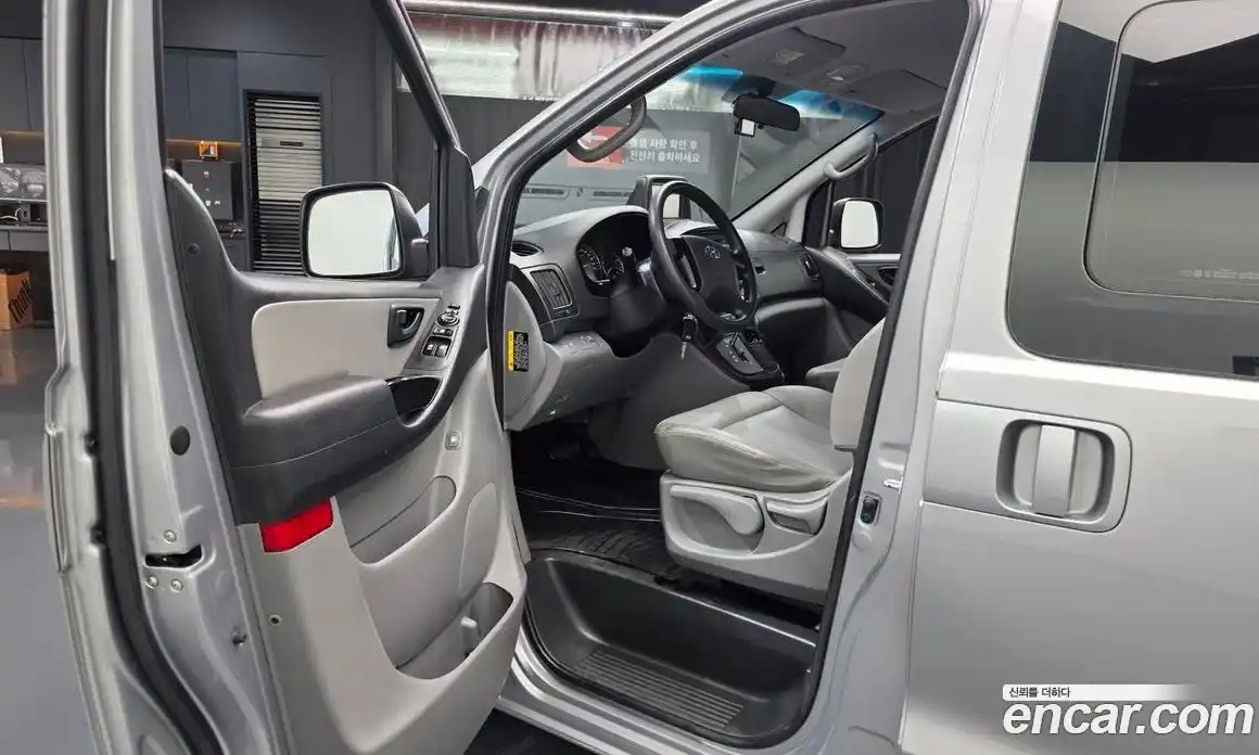 Hyundai Starex 2017 2.5 Автомат в Москве № 1142812, фото 10