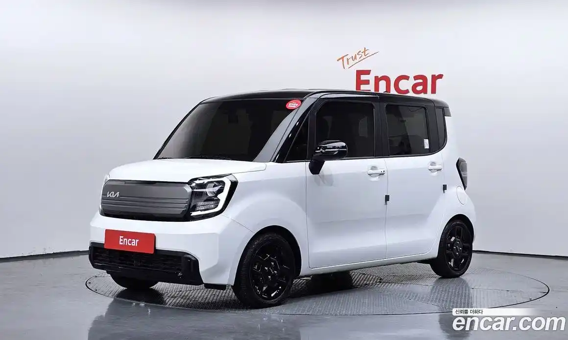 Kia Ray 2023 1.0 Автомат в Москве № 1142988, фото 1