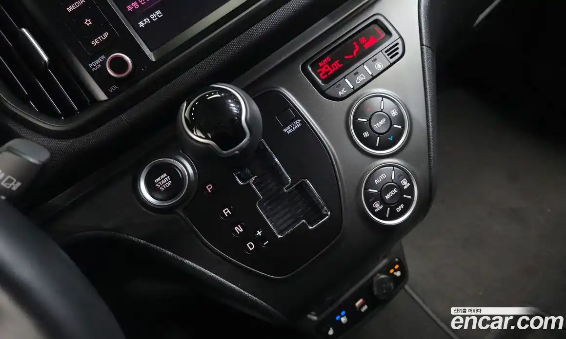 Kia Ray 2024 1.0 Автомат в Москве № 1143019, фото 9