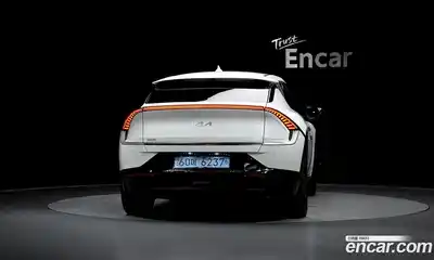 Kia EV6 2023 0.1 Автомат в Москве № 1143442, миниатюра 4