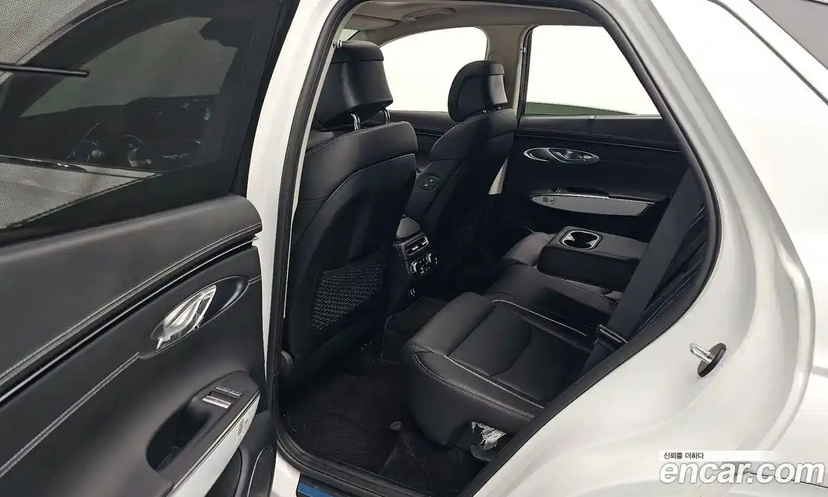 Genesis GV70 2023 2.5 Автомат в Москве № 1143577, фото 12