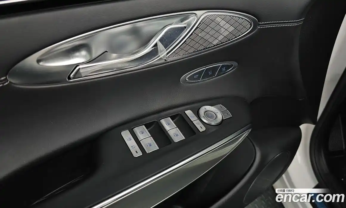 Genesis GV70 2023 2.5 Автомат в Москве № 1143577, фото 18