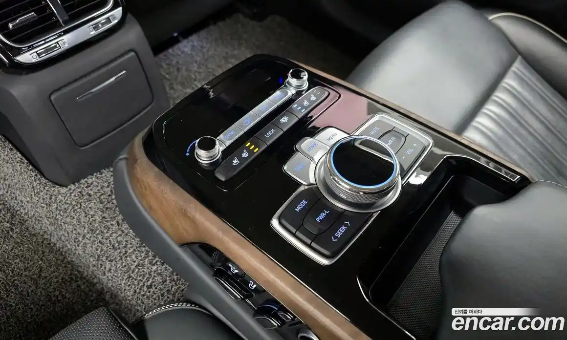 Genesis G90 2019 3.8 Автомат в Москве № 1143759, фото 19