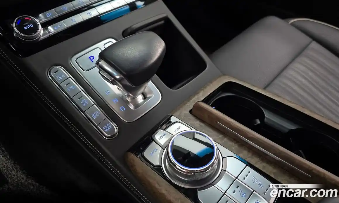 Genesis G90 2019 3.8 Автомат в Москве № 1143759, фото 9