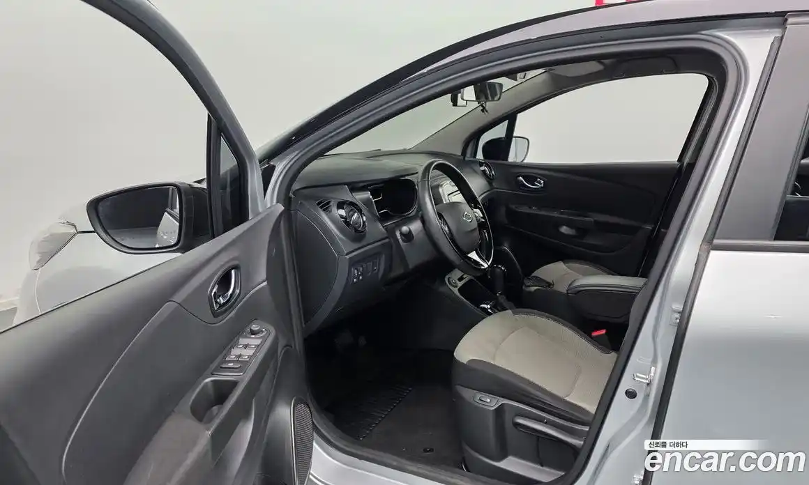 Renault QM3 2014 1.5 Автомат в Москве № 1146352, фото 11