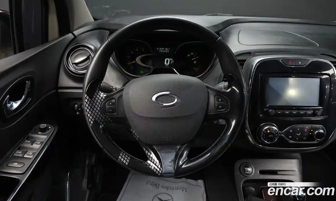 Renault QM3 2015 1.5 Автомат в Москве № 1146589, фото 13