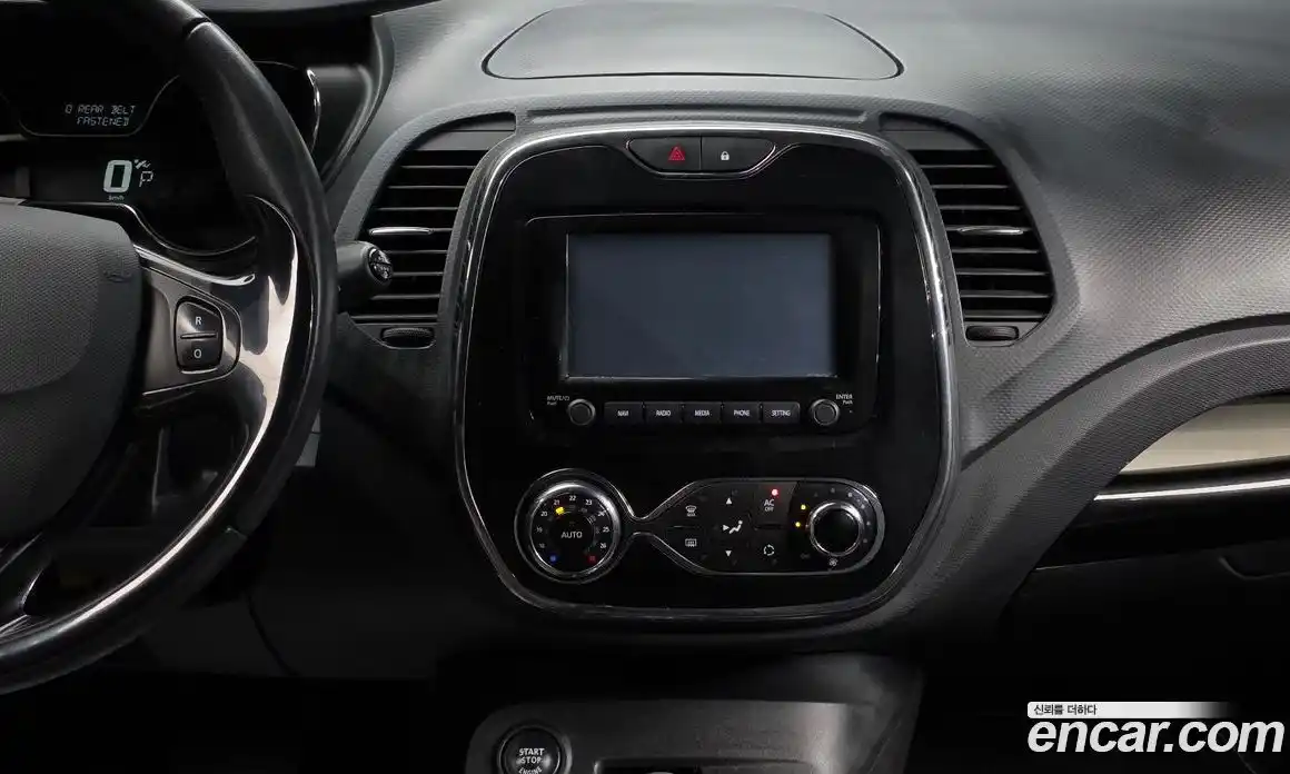 Renault QM3 2015 1.5 Автомат в Москве № 1146589, фото 14