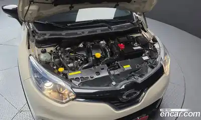 Renault QM3 2015 1.5 Автомат в Москве № 1146589, миниатюра 6