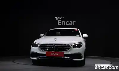 Mercedes-Benz E-Class 2023 2.0 гидро в Москве № 1147081, миниатюра 3