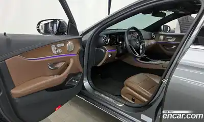 Mercedes-Benz E-Class 2021 2.0 гидро в Москве № 1147446, миниатюра 9