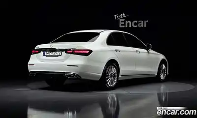 Mercedes-Benz E-Class 2020 2.0 гидро, миниатюра 2