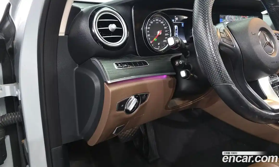 Mercedes-Benz E-Class 2018 1.9 Автомат в Москве № 1147887, фото 13