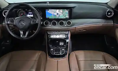 Mercedes-Benz E-Class 2018 1.9 Автомат в Москве № 1147887, миниатюра 7