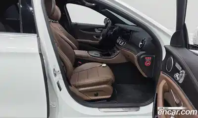 Mercedes-Benz E-Class 2023 2.0 Автомат в Москве № 1148011, миниатюра 11